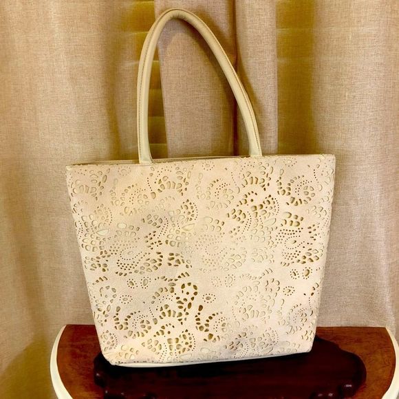 Nordstrom Handbags - 𝅺Nordstrom bag beige and lace